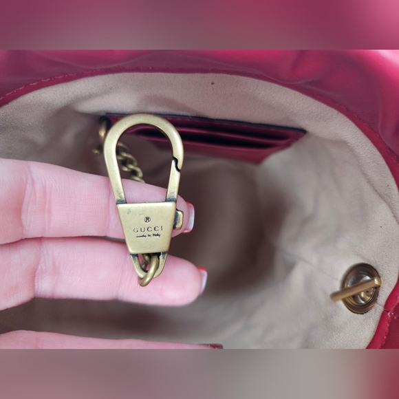 SOLD!! Gucci Marmont Matelassé Drawstring Bucket Bag Crossbody Red - Picture 8 of 10